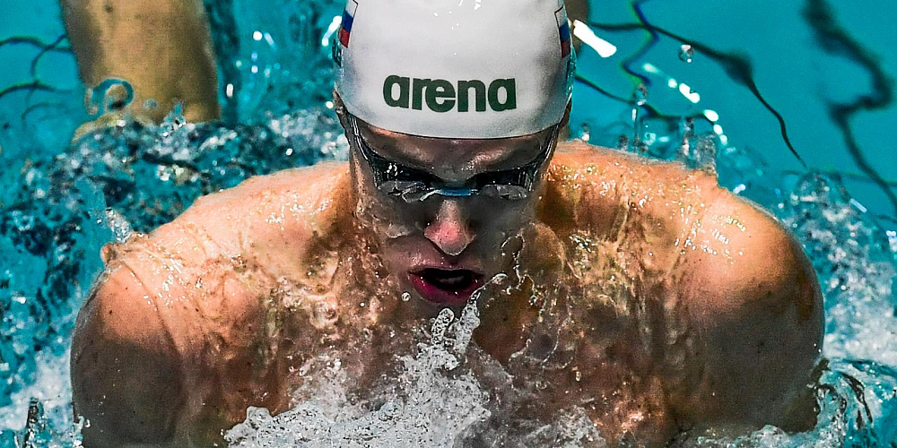 Плавание брассом.